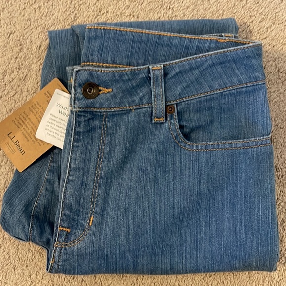 Women's True Shape Jeans, Straight-Leg Light Indigo Size 10 - Picture 9 of 9